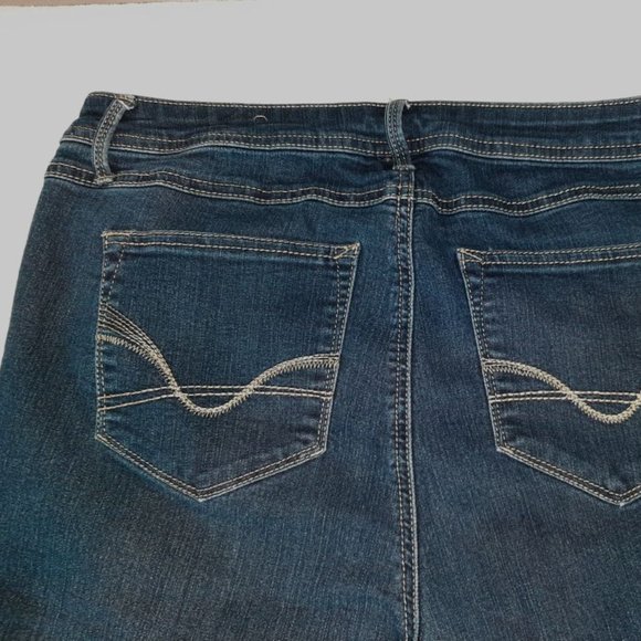 Ladies Denim Bermuda Shorts by Woman 62/ size 14 - Picture 6 of 11
